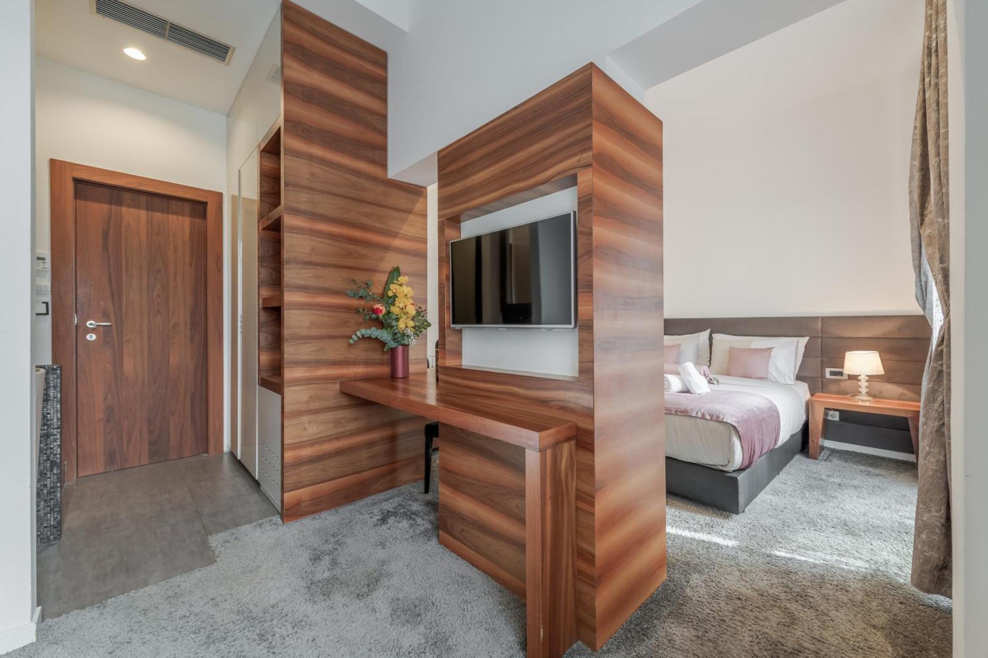 Starlight Luxury Suites Split Exterior foto